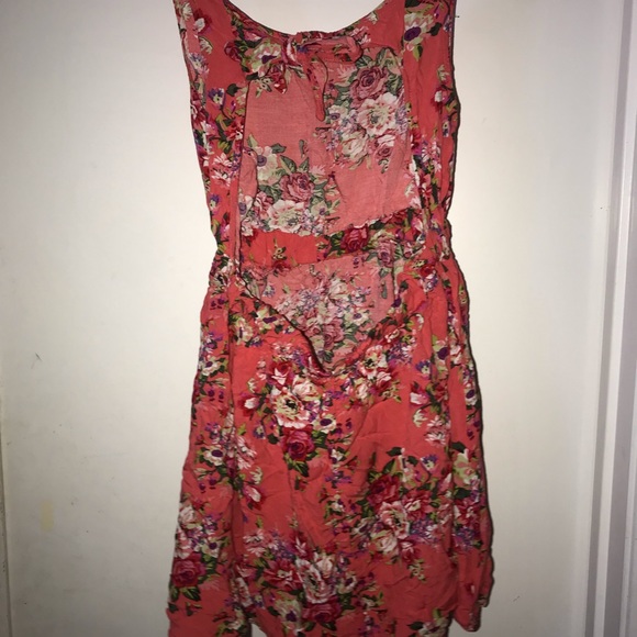 NWOT floral print romper - Picture 5 of 5